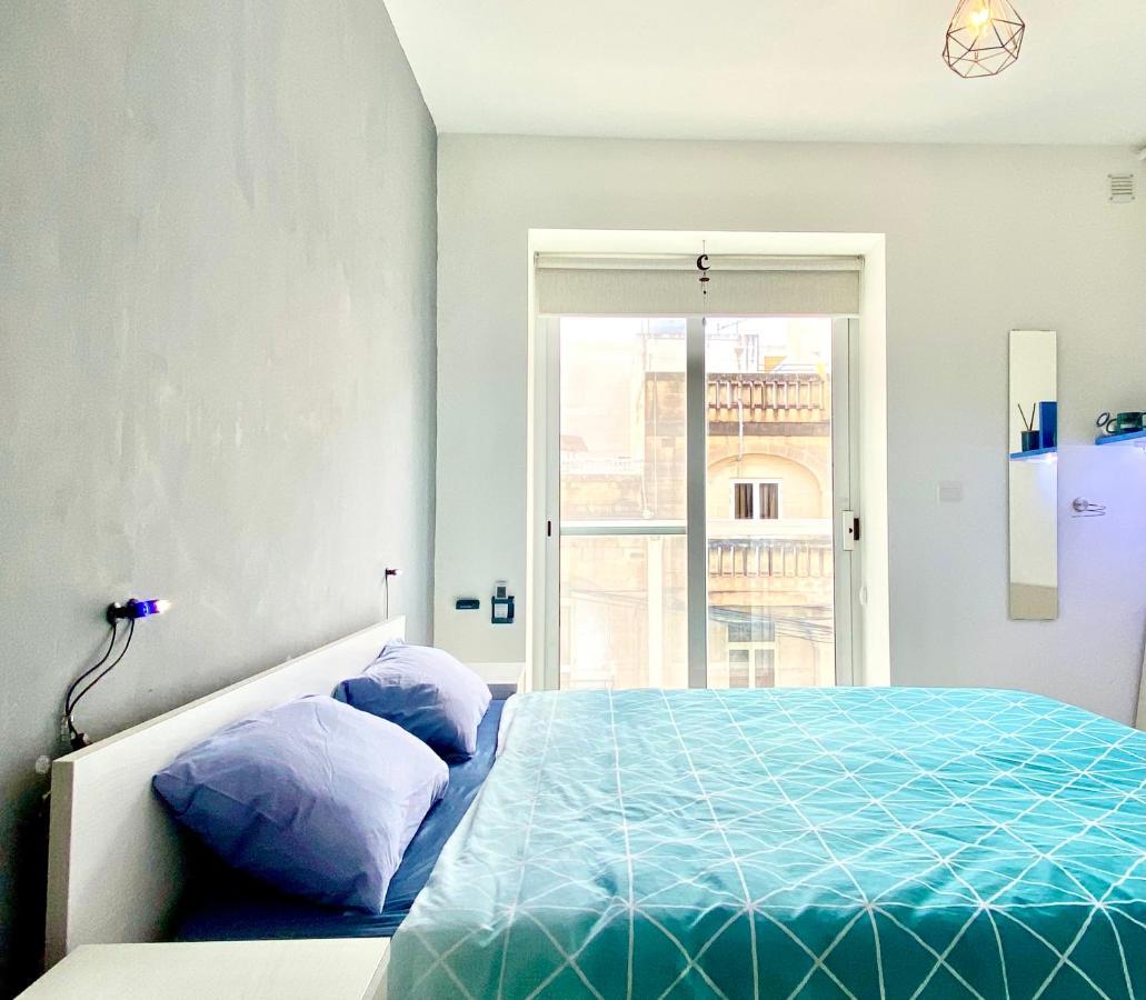 Central- Private En-Suite With Balcony In Shared Residence Pietà Exterior foto
